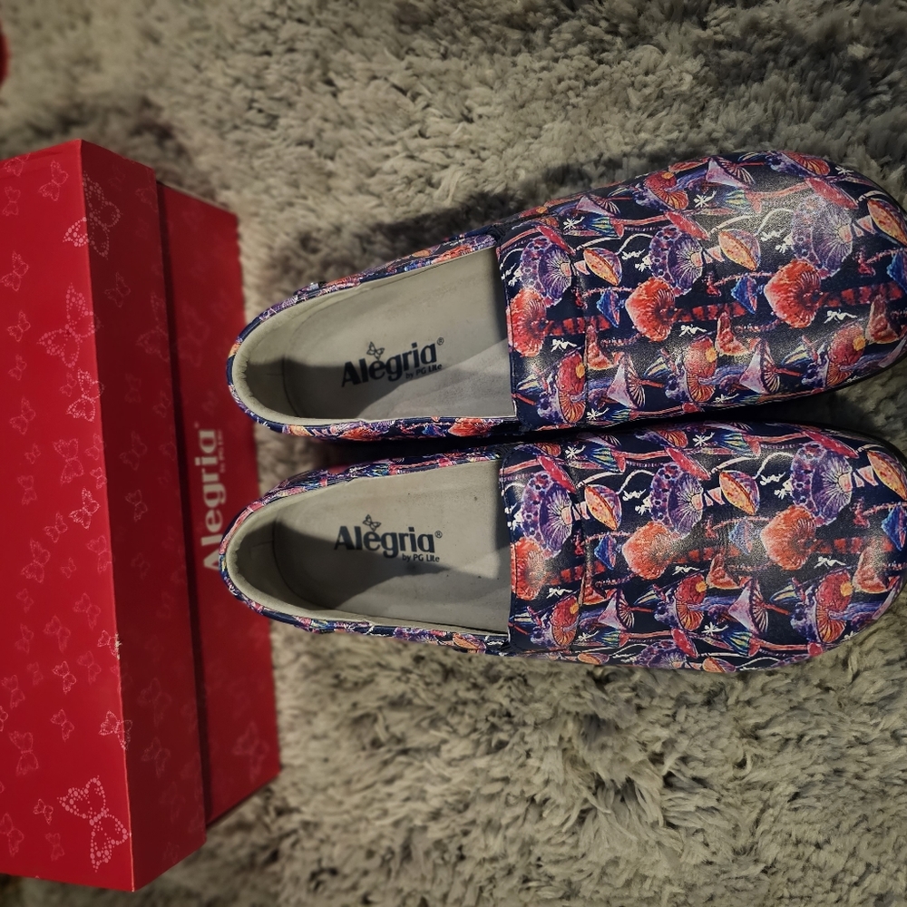 Mushroom Print Alegria Nursing Shoes - Picture 5 of 5